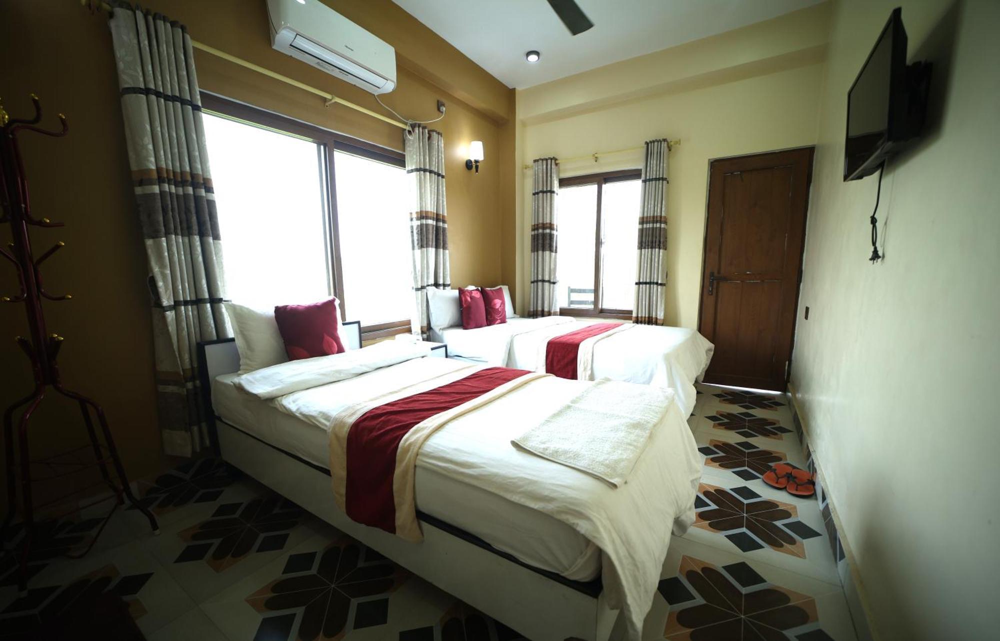 Hotel Flycatcher Sauraha Exterior foto