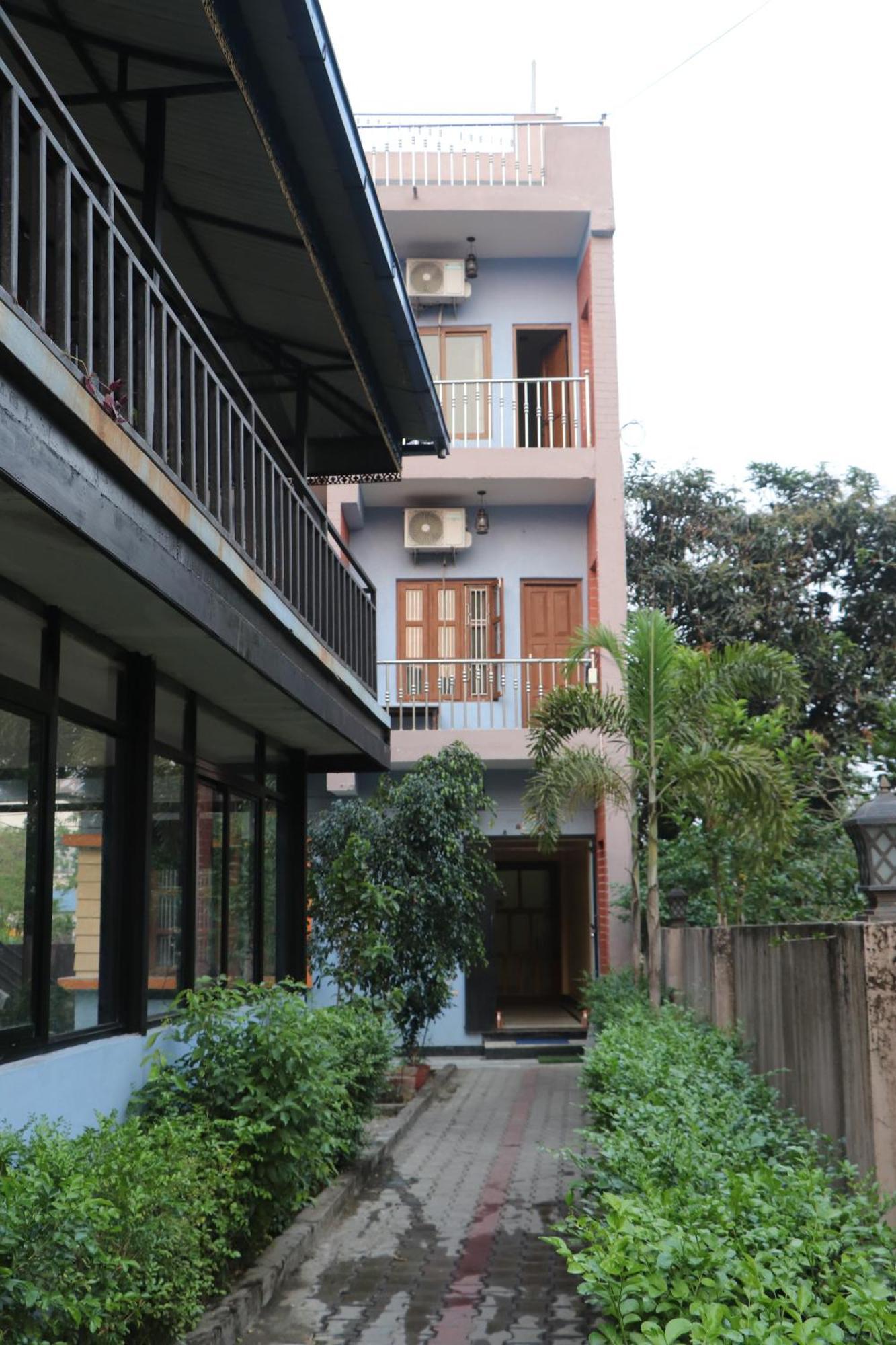 Hotel Flycatcher Sauraha Exterior foto