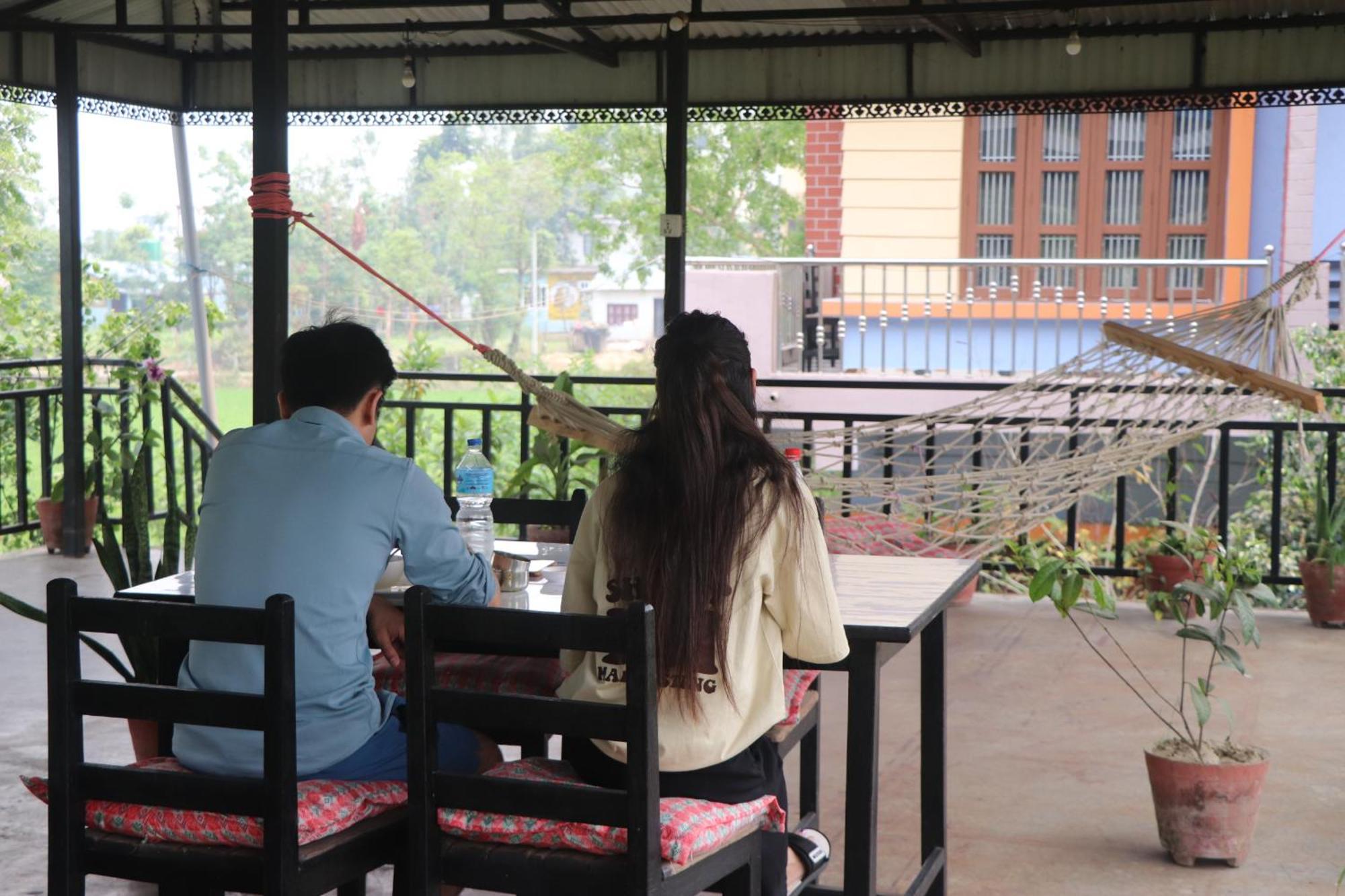 Hotel Flycatcher Sauraha Exterior foto