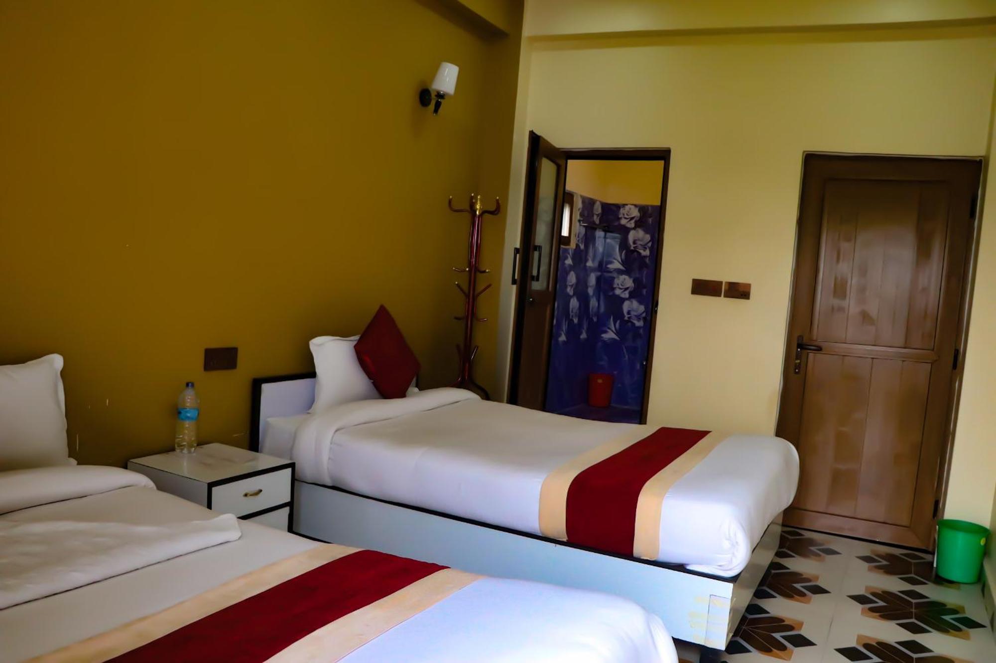 Hotel Flycatcher Sauraha Exterior foto